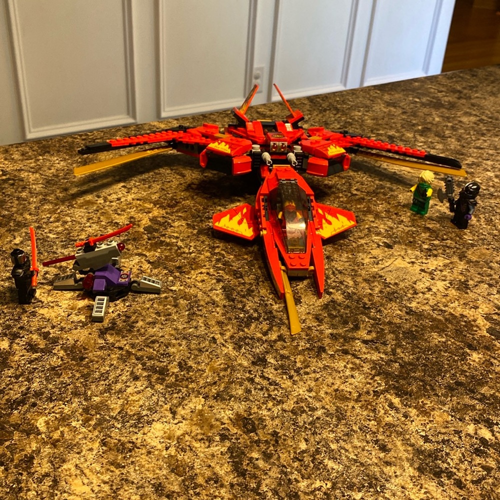 Ninjago legos, approximately 5 pieces missing. Lego 71704
